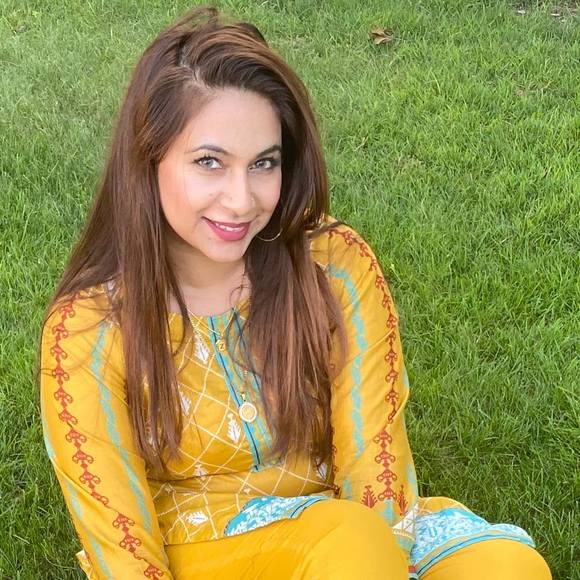 Poshmark profile picture for @zohaib